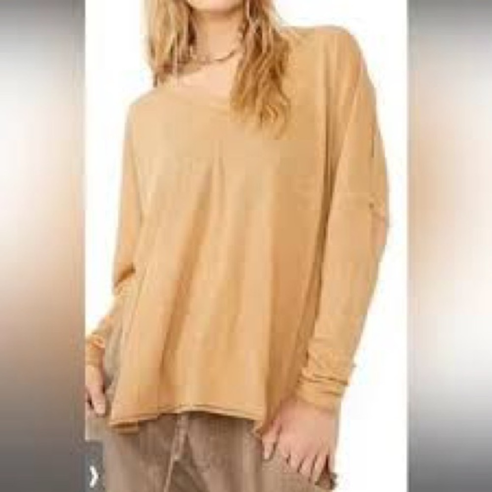 We the free size small distressed long sleeve tee